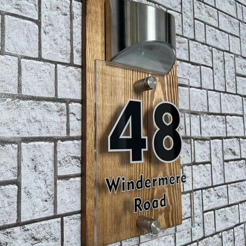Panneau de maison en bois personnalisé avec lumière LED, plaque numéro de porte avec nom de famille, numéros de maison solaires personnalisés pour panneau d'adresse solaire extérieur (couleur bois
