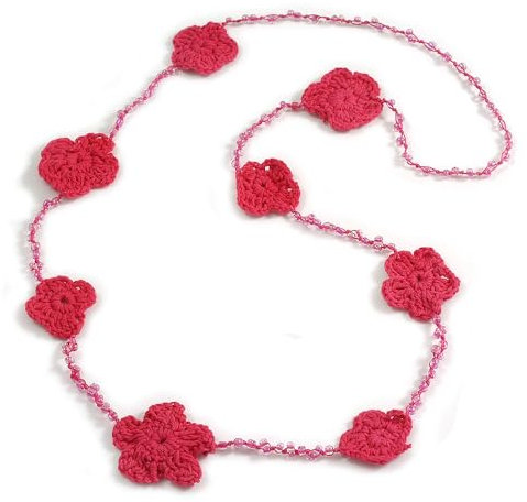 Avalaya Long collier fait main en perles de verre rose clair au crochet motif floral framboise – 96 cm de long