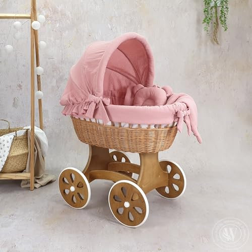 Wiklinopol Stubenwagen, Moseskorb Baby mit Gestell Annabell – Bollerwagen mit Rollen aus Naturweide – inkl. Matratze & 5-TLG. Rosa Musselin-Bettwäsche – Korb: Natur