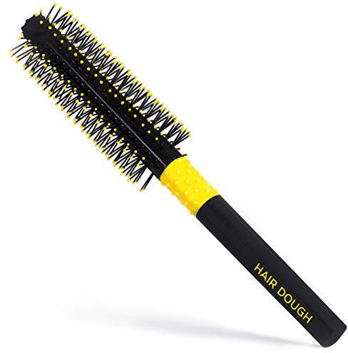 Hair Dough Die runde Bürste von Quiff ist perfekt zum Stylen und Hinzufügen von Volumen zu jedem kurzen Haar. Die Rollbürste funktioniert hervorragend mit Wachs, Ton, Bartbalsam, Pomade.