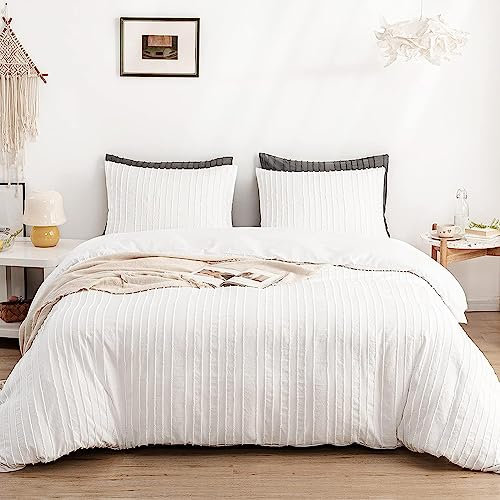 AShanlan Boho Bettwäsche 135x200 4teilig Weiß Getuftet Stickerei Gestreift Bohemian Style Bettbezug Super Weich Gewaschene Microfaser Wendebettwäsche Set mit Reißverschluss und Kissenbezug 80x80 cm