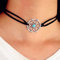 Yienate Fashion Dreamcatcher Kurze Halskette Halsband Leder Samt Seil Kette Halsband Halskette Silber Winziger Türkis Traumfänger Schlüsselbein Halskette Punk Halskette Schmuck für Frauen Mädchen