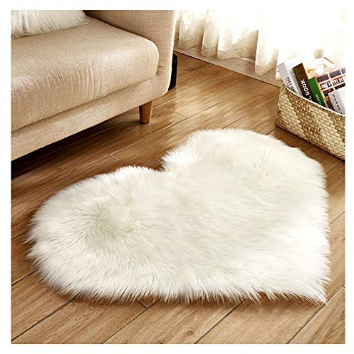 DAIHAN Faux Lammfell Schaffell Teppich Liebes-Herz-Wolldecken-Auflagen,flaumiges Weiches künstlicher Wolle-Schaffell-Teppich für Schlafzimmer Boden-Matte Weiß 40 * 50cm