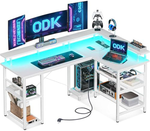ODK Mesa Gaming con LED, 150×102 cm Escritorio Gaming Reversible con 2 Enchufes y 2 Puertos USB, Escritorio Esquinero Grande con Estante de Malla, Blanco