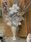 CRYSTAL CROWN® Crushed Diamond Silver Sparkle Mosaic Vase With White Flowers Ornament - Glitter Flower for Home Decoration