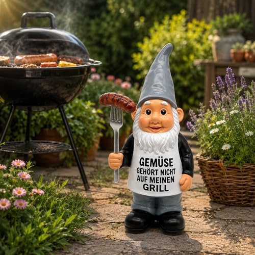 Jumbos Dekowelt Gartenzwerg Grillfigur aus Kunstharz mit Grillgabel & Wurst – 45 cm Wetterfeste Gartenfigur für Garten, Balkon & Terrasse – Lustige Gartendeko für Grillliebhaber