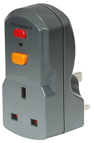 KlingerBorn | Fi-GB | PRCD Personenschutzschalter mit GB Steckdose | Unterspannungsauslöser | 250V~16A | IP54 | 30mA | Ideal für den Einsatz im britischen Netz