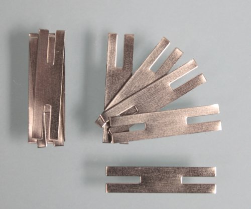 50x Lötfahne/Schweissfahne/Zellenverbinder für Akku u. Batterien Doppelgeschlitzt (25mm x 7mm x 0,25mm), Professionelle Kupfer/Nickel Legierung für maximalen Stromfluß und minimalen Widerstand