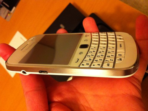 BlackBerry Bold 9900 7,11 cm (2.8) 0,75 GB 8 GB SIM singola Bianco 1230 mAh