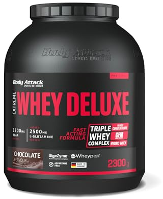 Body Attack Extreme Whey Deluxe Chocolate, 2,3 kg - Made in Germany - Eiweißpulver mit Aminosäuren, Triple-Whey-Complex, CFM Isolate, perfekt lösliches Protein-Pulver, fettarm, zuckerarm | Eiweißpulver mit Aminosäuren, Triple-Whey-Complex, CFM Isolate, perfekt lösliches Protein-Pulver, fettarm, zuckerarm