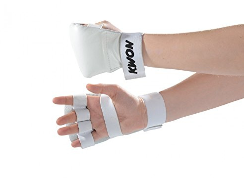 KWON Karatehandschutz Competition