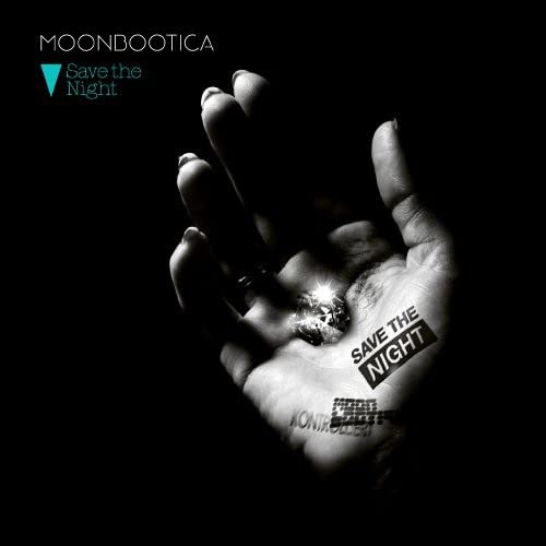 MOONBOOTIQUE