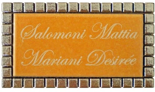 GUIZZO Creart - Targa Personalizzata Nomi/Via in Ceramica, Targhetta Modificabile con Cornice Mosaico, Porta Ingresso con Numero Civico Esterno Made in Italy 12x7H cm, Arancione/Metallizzato