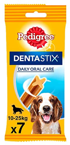 Pedigree DentaStix Daily Oral Care Dental Care Snack for Medium Dogs - Dog Treats with Chicken & Beef Flavour for Everyday - 70 Sticks (10 x 7 Pack)
