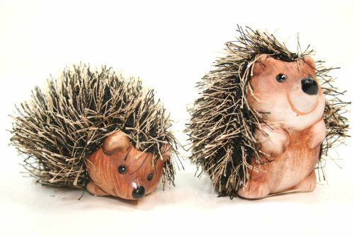 8 Igel grosse Tiere Herde Familie aus Keramik mit Textilfell