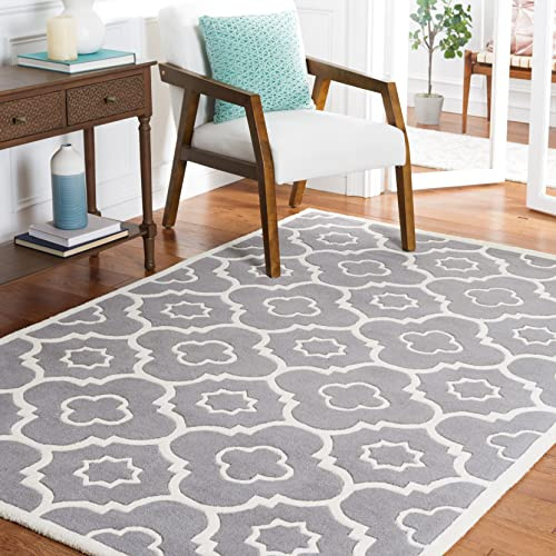SAFAVIEH Zeitgenössische Teppich für Wohnzimmer, Esszimmer, Schlafzimmer - Chatham Collection, Kurzer Flor, Dunkelgrau und Elfenbein, 122 X 183 cm