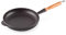 Le Creuset Gusseisen-Bratpfanne mit Holzgriff, Rund, Ø 26 cm, Für alle Herdarten inkl. Induktion geeignet, 2,97 kg, Schwarz
