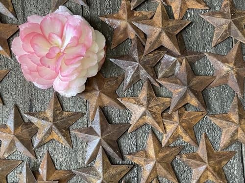 Gruppe von 100 Rostiges Metall Sterne mit Loch für Dekorieren und Finishing