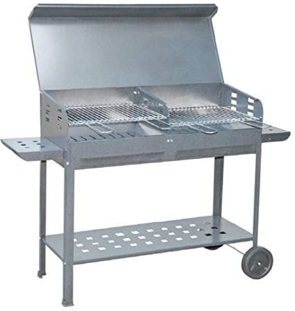 Barbecue A Carbone 'Polifemo' In Ferro Verniciato. Con Ruote, Ripiano Inferiore E Ripiani Laterali. Doppia Griglia Acciaio Con Manici Frontali.