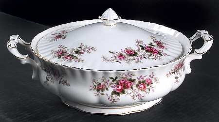 ROYAL ALBERT LAVENDER ROSE COVERED VEGETABLE DISH NEW UK MADE