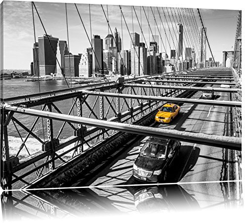 Pixxprint Gelbes Taxi in New York auf Brücke, Größe: 100x70cm, Leinwandbild, fertig gespannt, Wandbild, Dekoration, Kunstdruck, kein Poster