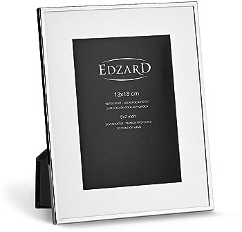 EDZARD Bilderrahmen Rimini, mit Passepartout, für Foto 13 x 18 cm, Außenmaß 19 x 24 cm, edel versilbert, anlaufgeschützt, mit Samtrücken, mit 2 Aufhängern, Fotorahmen zum Stellen oder Hängen
