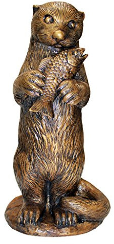 Design Toscano Stehender Otter mit Fisch, Gartenfigur aus Bronzeguss