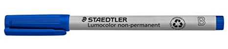 STAEDTLER Universalstift Lumocolor non-permanent, blau, breite Keilspitze ca. 1,0 - 2,5 mm, feucht abwischbar, für fast alle Oberflächen, 10 blaue Folienstifte im Kartonetui, 312-3