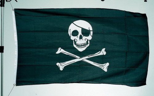 Klicnow Jolly Roger Skull & Crossbone Pirate Flag