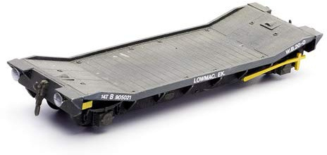 Dapol Model Railway Lowmac Wagon Plastic Kit - OO Scale 1/76