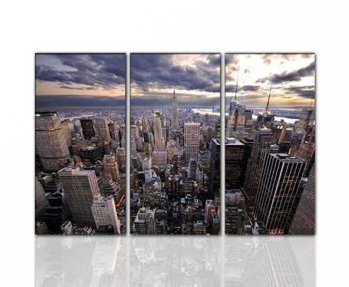Wandbild New York CITY Gesamt 130x80 cm (NY_Skyline_Panorama_3x40x80cm) Deko Bilder fertig gerahmt mit Keilrahmen groß im Bilder Shop. Ausführung schöner Kunstdruck auf echter Leinwand als Wandbild mit Rahmen. Preiswerter als Ölbild Gemälde Foto Poster Plakat mit Bilderrahmen. Picture Style (New York City Panoramabild). 100% Made in Germany.