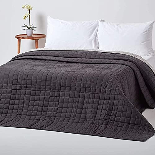 HOMESCAPES - 100% Cotton Reversible Twin Colour Quilted Bedspread Throw - Washable Bedding Sofa Throw (200 x 200 cm, Black/Grey)
