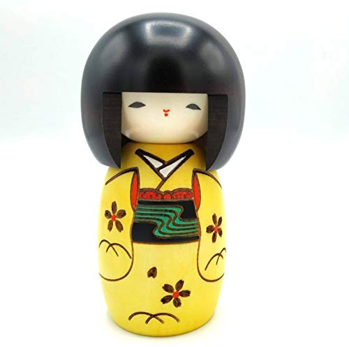 Muñeca Kokeshi de Madera Auténtica Chica Feliz Amarilla de The Japanese Shop