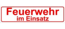 INDIGOS UG - Magnetschild Auto Feuerwehr im Einsatz 30 x 8 cm - Magnetfolie LKW Truck Transporter Baustellenfahrzeug Firmenwagen - flexibel abnehmbar, wetterfest & wiederverwendbar