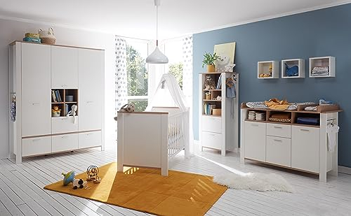Babyzimmer Adele in Weiß- Asteiche von Mäusbacher 7 teiliges mit Schrank, Bett mit Lattenrost und Umbauseiten, Wickelkommode und Regalen …