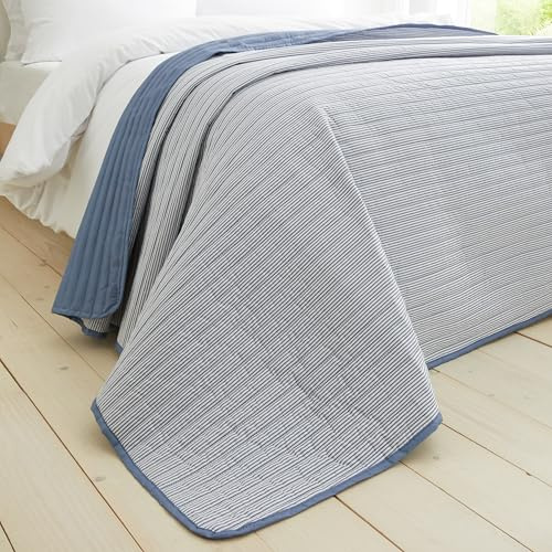 Catherine Lansfield Stripe Quilted Reversible 220x230 cm Bedspread Blue
