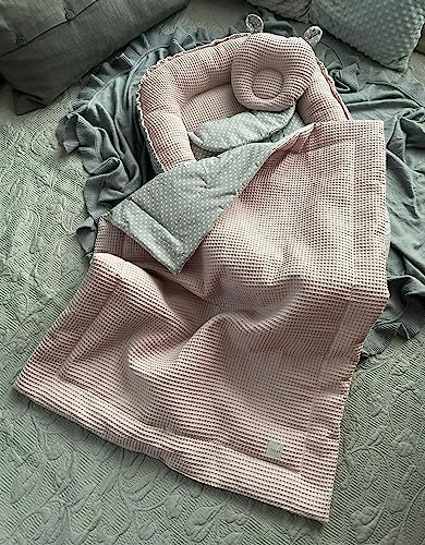 Nid d'abeille en coton bio pour nouveau-né et bébé - Gris à pois roses / mini pois - Lit de voyage SOLO/o - Kit d'équipement de qualité supérieure (tour de lit + couverture (80 x 100 cm) + matelas +