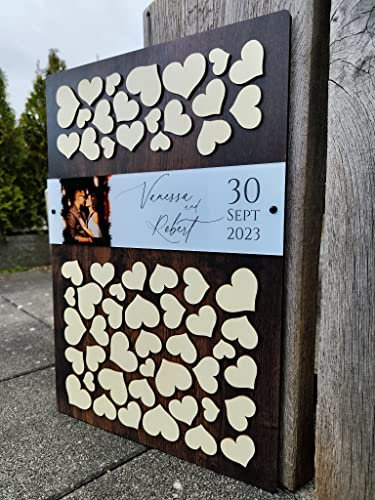 Personalisiertes 3D Gästebuch mit 60 Herzen aus echtem Holz und Acrylfoto - selbst gestalten - Gästebuch Alternative - Für Hochzeit und andere Anlässe (Eiche Dunkel, 60 Herzen (61x42cm))