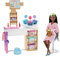 Barbie GJR85 Wellness Gesichtsmasken Spielset, brünette Puppe, Hündchen, Formen und Knete
