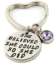Ayoiow Schlüsselanhänger Damen Silber, Herz Ring mit Runde Gravur She Believed she Could so she did Schlüsselbund Silber Edelstahl Schlüsselbund