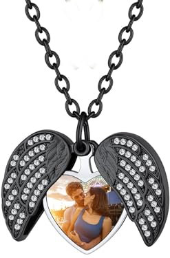 Custom4U Memorial Zirkonia Herz Medaillon zum Öffnen für Bilder Personalisierte Damen Engelsflügel Medaillon Schwarz mit Gravur Kupfer Foto Schutzengel Flügel Locket Amulett für Mutter Freund Oma
