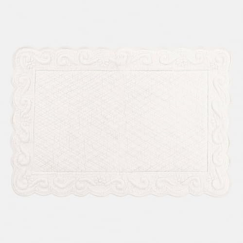 Loberon Badematte Svikola, weiß | kunstvolle Stickerei, wellenförmige Kanten, Zeitlose Eleganz, Badezimmerteppich, Badtextilien, Badvorleger, Baumwolle