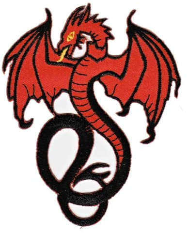 Fliegender Drache Rot Schwarz Aufnäher zum aufbügeln oder aufnähen Bügelbild Kinder Bügelpatch Aufbügler für Kleidung gestickter Bügelflicken Applikation Flügel Dragon Patch Größe 8,4 x 10,2 cm