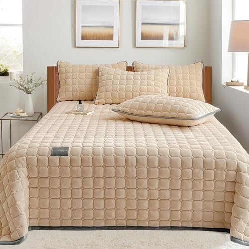 SHANNA Extra Große Bettdecke Tagesdecke: Leichte Milch Samt 3-Teilige Tagesdecke 230 X 250 cm Mit 2 Kissenbezügen 50 X 70 cm Elegantes Doppelbett Gefüttert Und Gesteppt für Wohnzimmer (Hellkamel)