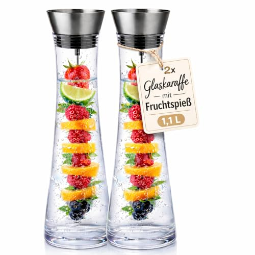 2er Set Glaskaraffe 1,1L mit Fruchtspieß Infuser – Wasserkaraffe aus Glas mit Edelstahl Deckel für Wasser, Eistee, Saft, Milch, Wein & Detox Drinks