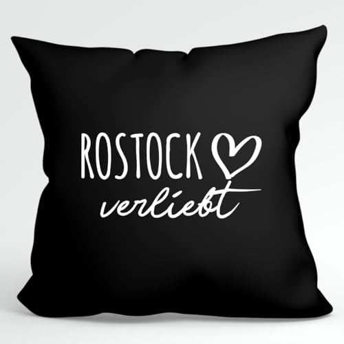 HUURAA Kissen Rostock verliebt Deko Kopfkissen mit Füllung 40x40cm Größe Black mit Namen deiner Lieblingsstadt in Mecklenburg-Vorpommern Geschenk Idee für Freunde und Familie