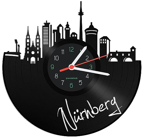 GRAVURZEILE Schallplattenuhr - Skyline Nürnberg - Wanduhr aus gegossenem Vinyl mit Stadt Skyline 30 cm - Upcycling Designer Uhr - Moderne Wanduhr im Retro Vintage Style - Made in Germany