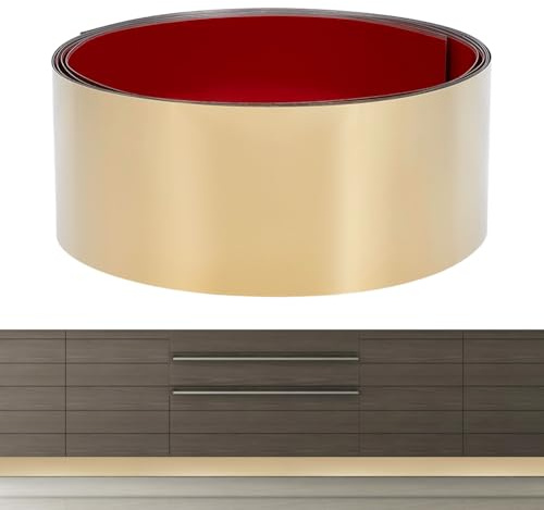 MAYJOYDIY Plaque de Protection en Acier Inoxydable 4m x 10cm Moulure de Plinthe Métallique Autoadhésive Couvre-Plinthe Anti-Rayures pour Mur Porte Cuisine Armoire Lave-Vaisselle, Doré