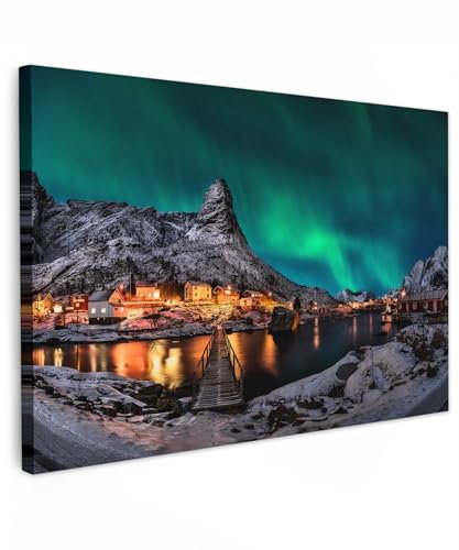 MuchoWow© Bild auf Leinwand Groß 120x80 cm XXL Schlafzimmer Bilder Wand Deko Wohnzimmer Modern Wanddeko Bilderwand Geschenk Landschaftsbilder - Natur - Nordlichter - Island - Dorf - Grün - Berge