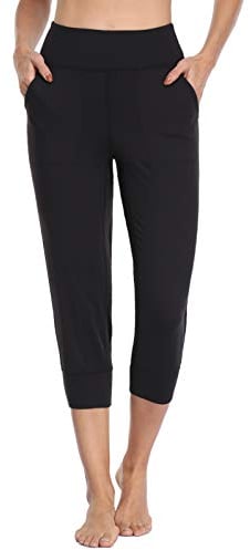 MOVE BEYOND Butterweiche Jogginghose Damen 3/4 Trainingshose Yoga Hose Sommer Capri Sporthose mit 4 Taschen, Schwarz, S